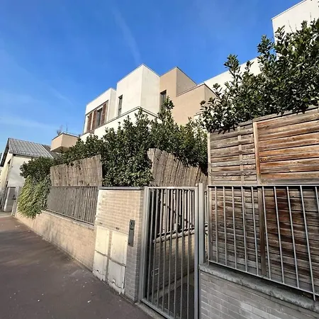 Modern And Bright Near Paris Appartement
