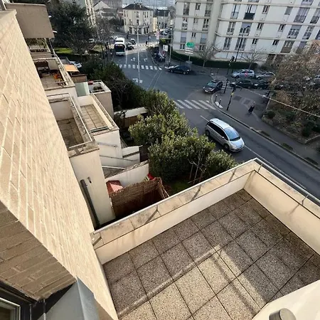 Modern And Bright Near Paris Appartement *