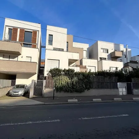 Modern And Bright Near Paris La Courneuve